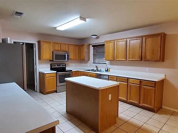 3rd image of 5124 Garden Oak Pl
