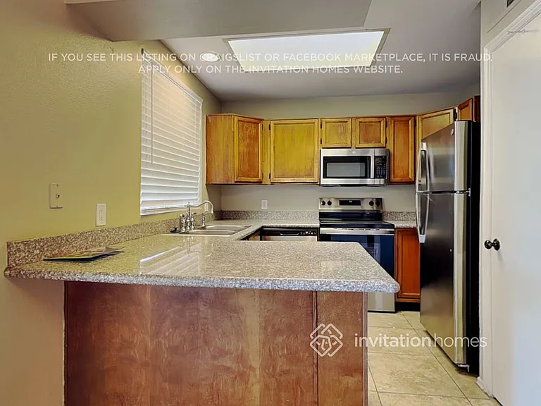 1102 E Utopia Rd — Photo 7