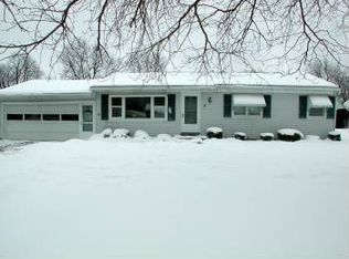 8 Orchard Hills Dr, Spencerport, NY 14559