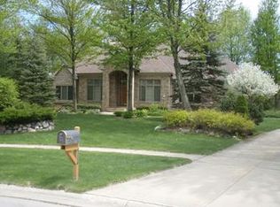 6204 Evergreen Ct, Midland, MI 48642