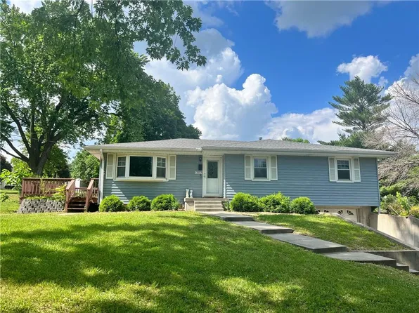 1203 W William St, Savannah, MO 64485