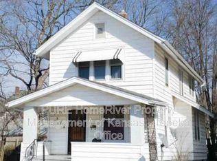 1528 SW Central Park Ave, Topeka, KS 66604