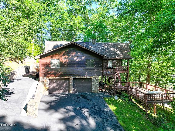 5th image of 137 Hiddenwood Dr