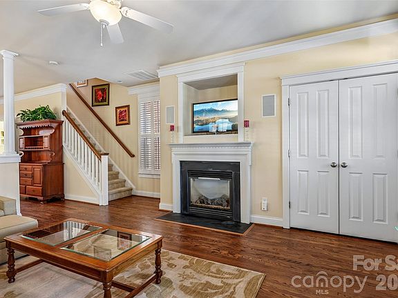 4th image of 283 Bridges Farm Rd