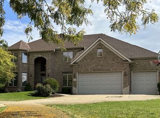 7 Crenshaw Ct, Bolingbrook, IL 60490