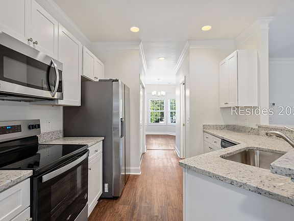 5th image of 12 Peregrine Dr