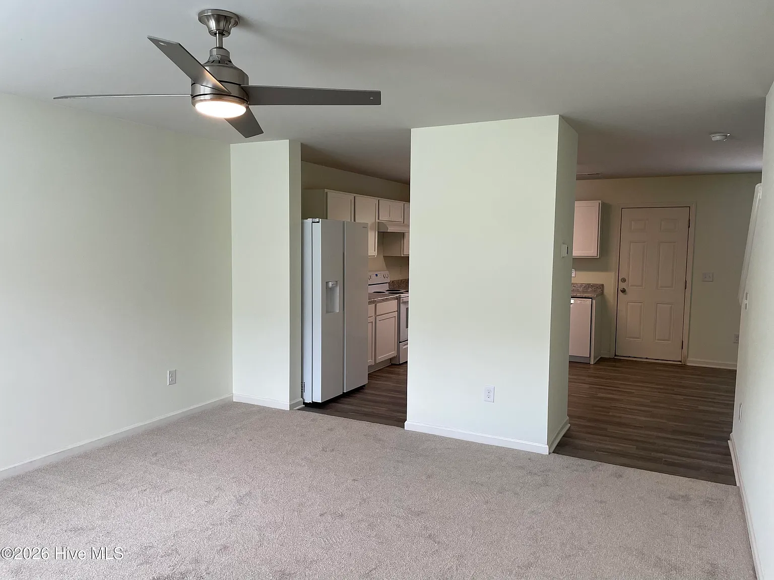 3 bed, 2.5 bath, $1,599 — Photo 4