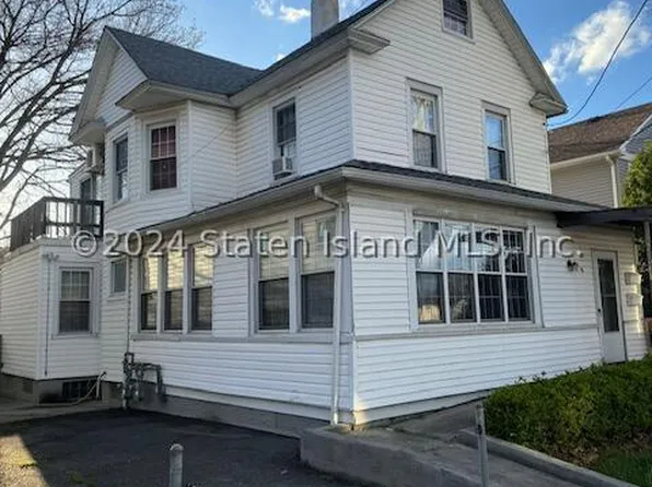 16 Gansevoort Blvd, Staten Island, NY 10314