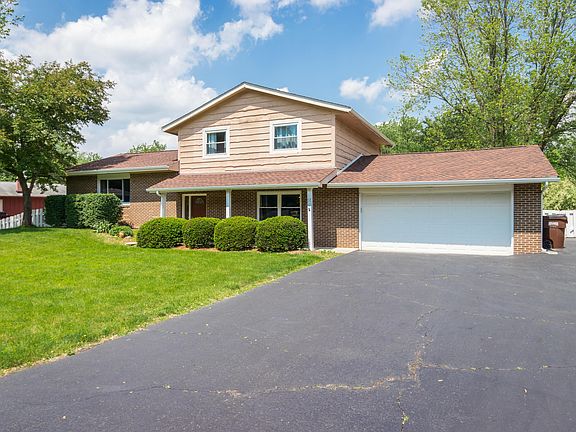 3rd image of 57 Hawthorn Dr SW