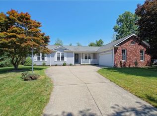 19305 Rashell Dr, Walton Hills, OH 44146