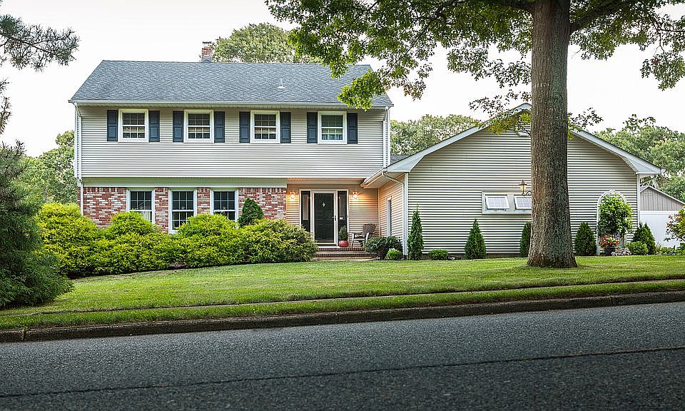 1st image of 313 Twin Oaks Dr