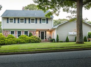 313 Twin Oaks Dr, Toms River, NJ 08753