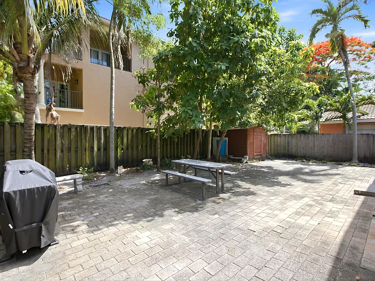 1786 SW 22nd St #1 — Photo 17