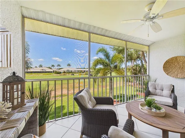 6780 Dennis CIR #M205, NAPLES, FL 34104