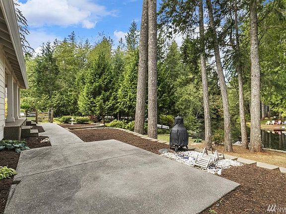2nd image of 650 E Lakeshore Dr