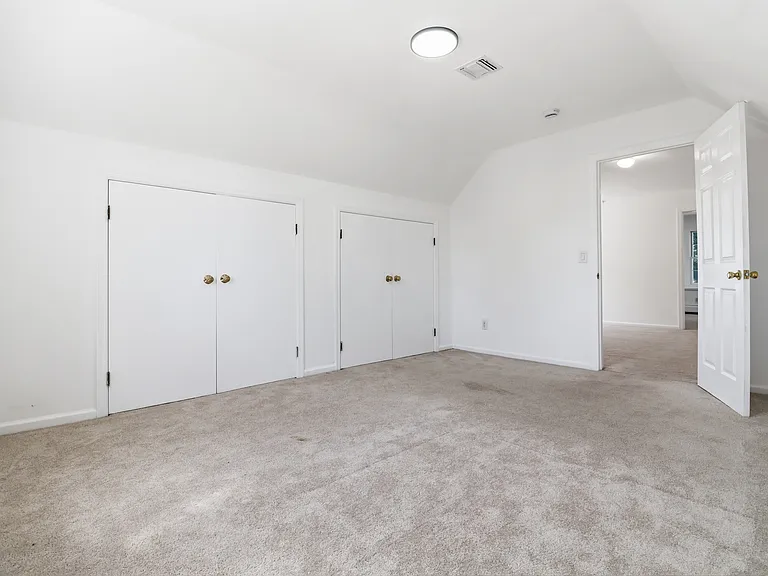 519 Summit Ave — Photo 29