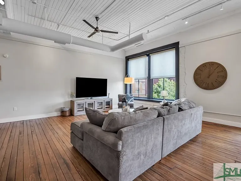 101 Barnard St #300 — Photo 11