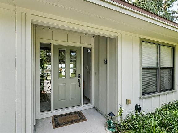 4th image of 695 Sunrise Dr