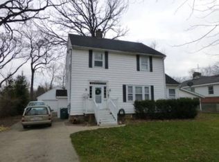 221 Junior Ave, Grayslake, IL 60030