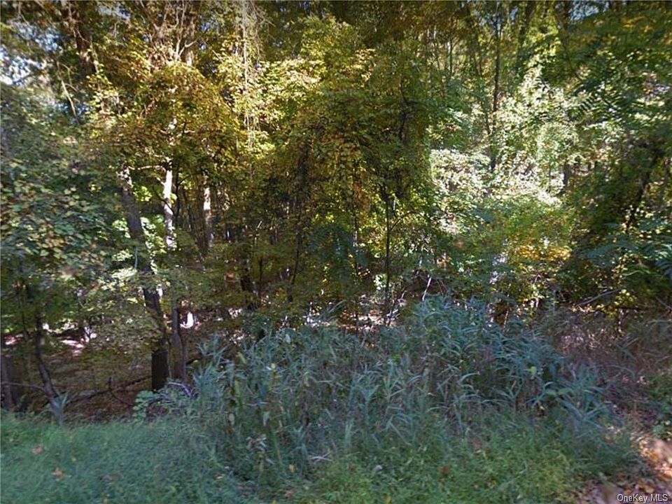 1st image of 63 Carolyn Dr
