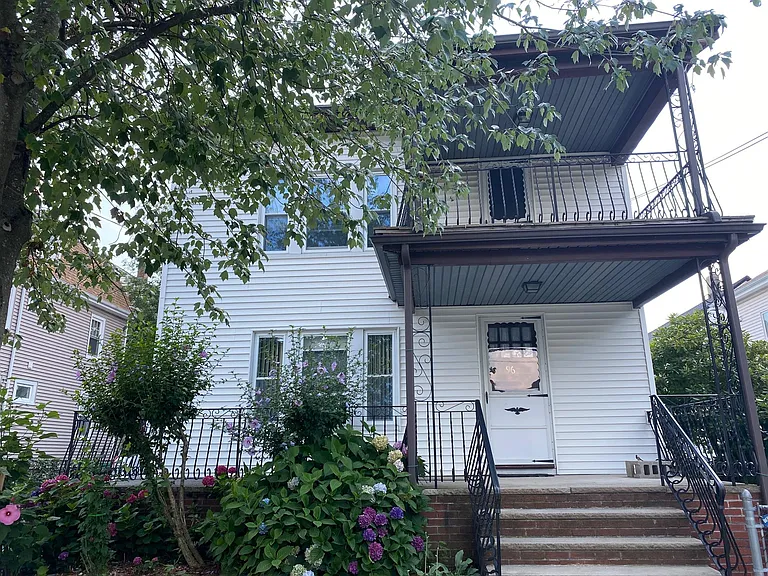 96 Capen St #2 — Photo 11