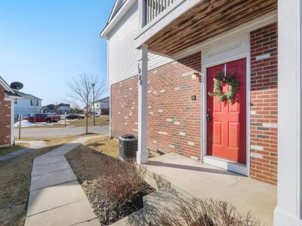 1004 Riversedge Dr #40, Saline, MI 48176