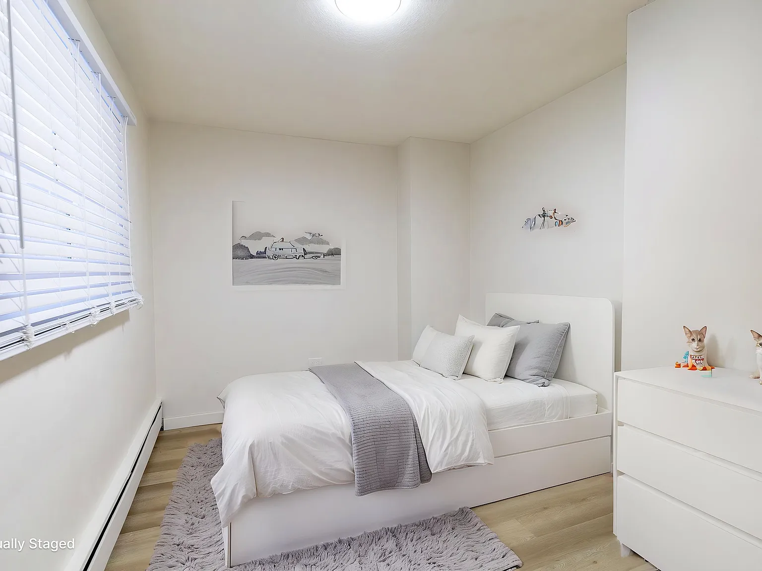 1711 Mount Royal Apartments — Photo 4