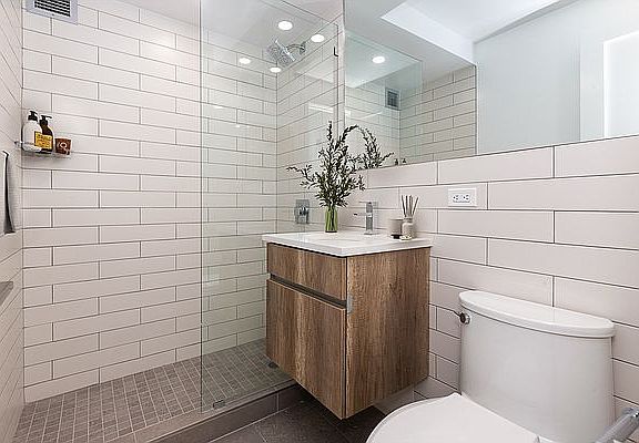 2nd image of 315 W 57th St Ste 5a