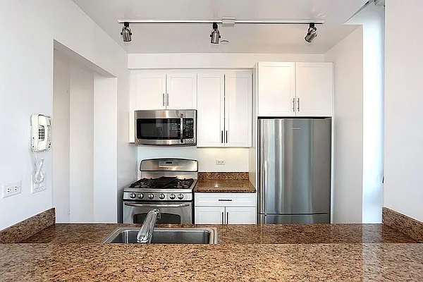 Rented by Loftey LLC | media 32