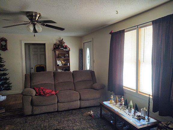 4th image of 901 S Ravenal Ave