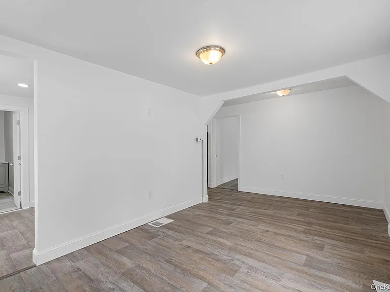 2 Benview Rd — Photo 2