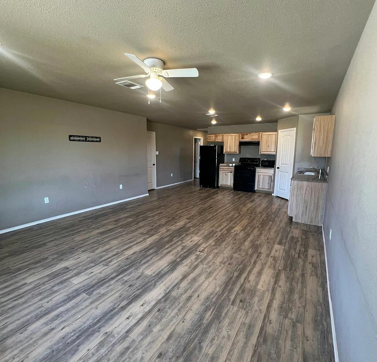 2627 Globe Avenue — Photo 4