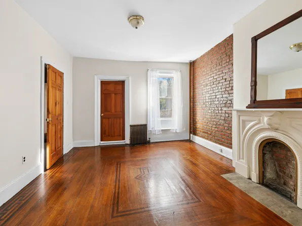 359 Carlton Avenue image 13 of 20