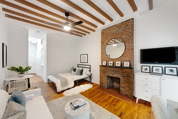 Sold by Compass | media 10