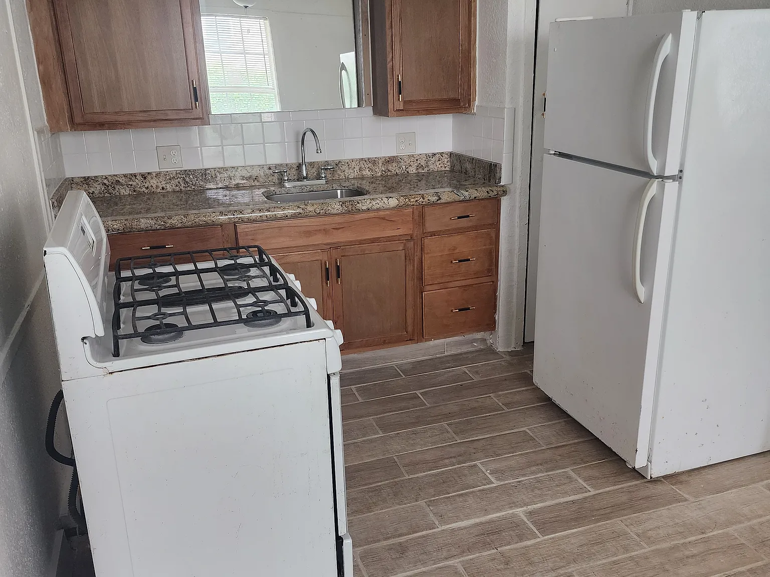 1 bed, $1,000 — Photo 3