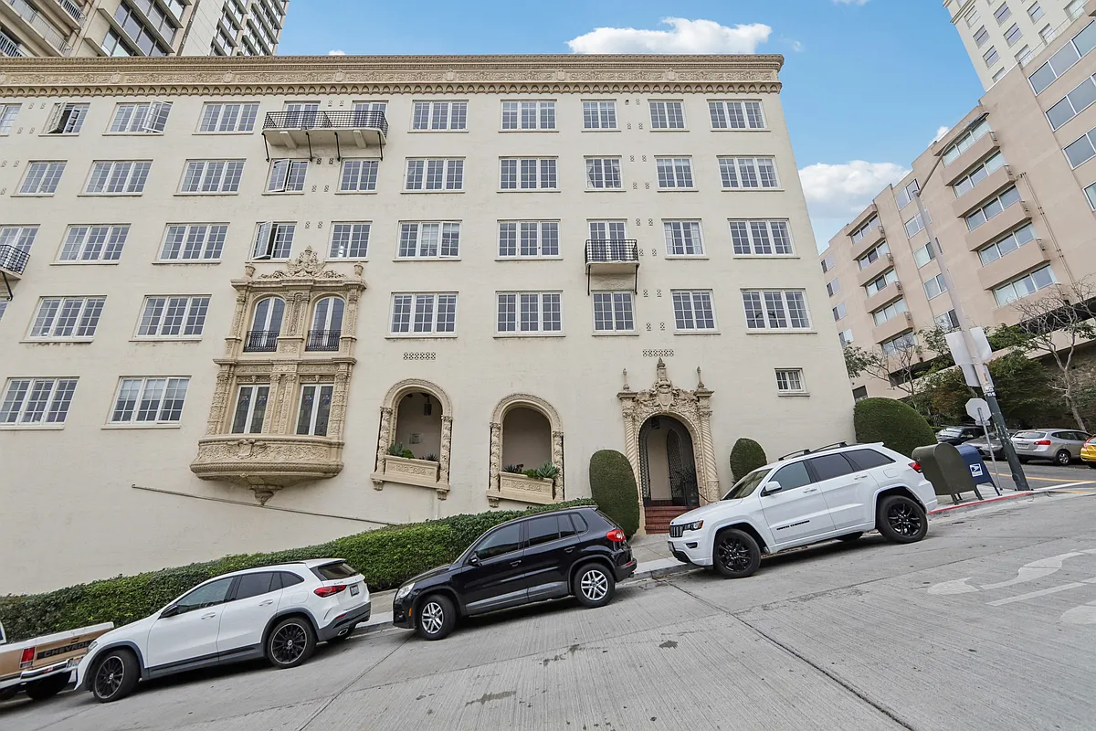 Building Photo - 899 Green Street