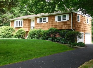 19 Summit Rd, Mahopac, NY 10541
