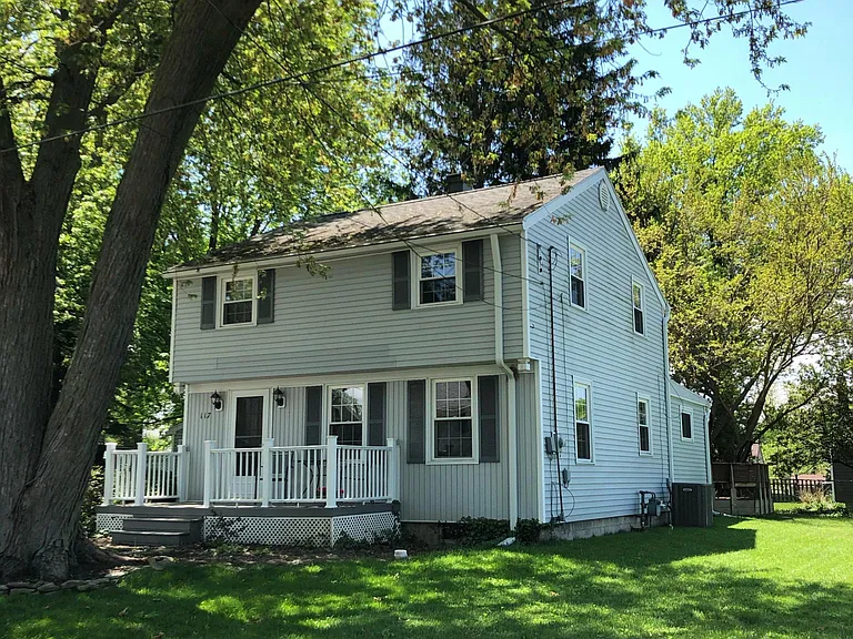 117 Woodside Ave — Photo 4