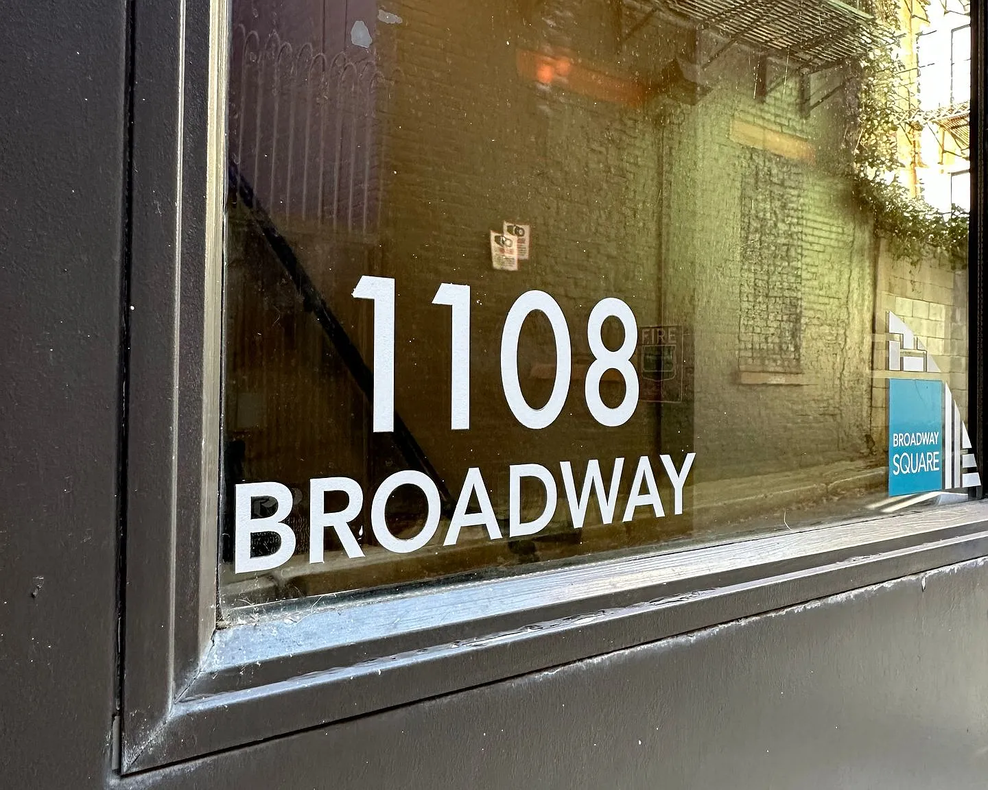 1108-1110 Broadway — Photo 4