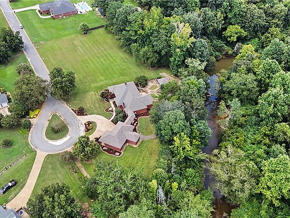 4th image of 85-1 Rivercrest Dr