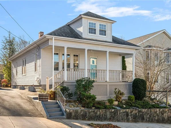 33 Evergreen St, Providence, RI 02906