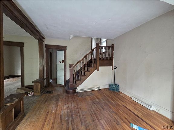 2nd image of 514 W Ostrander Ave