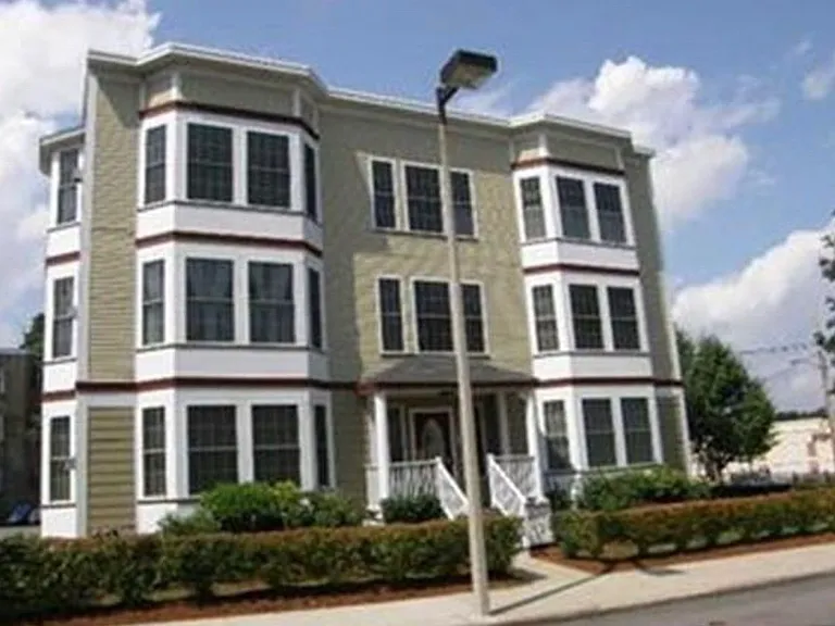 571 Freeport St #2 — Photo 2