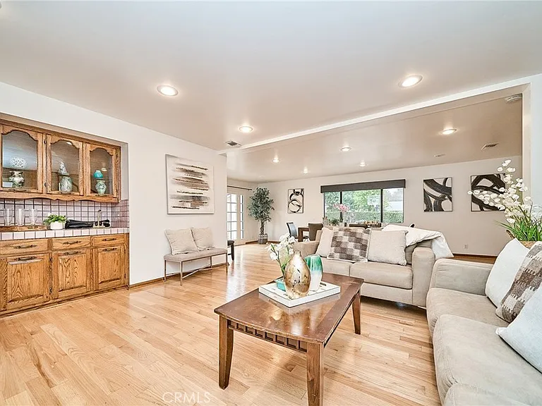 503 Longden Dr — Photo 15