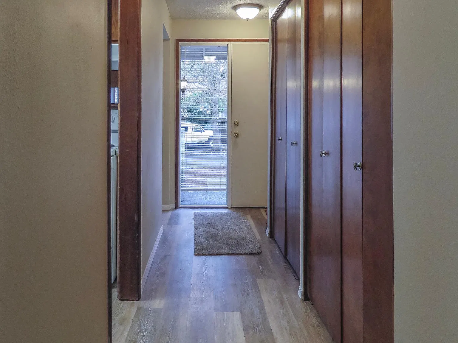 3 bed, 1246 sqft, $2,295 — Photo 3