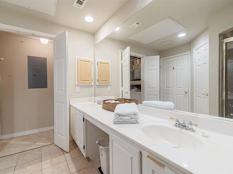 2400 McCue Rd #360 — Photo 10