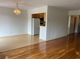 61-11 70th St FLOOR 2, Middle Village, NY 11379