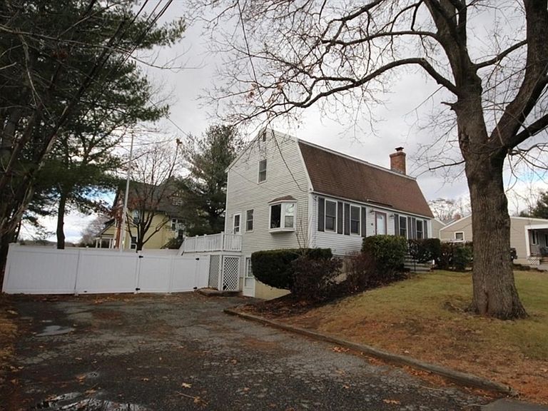 Listing photo 3