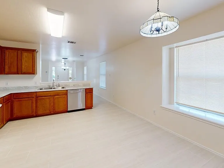 1325 Darjeeling Dr — Photo 5