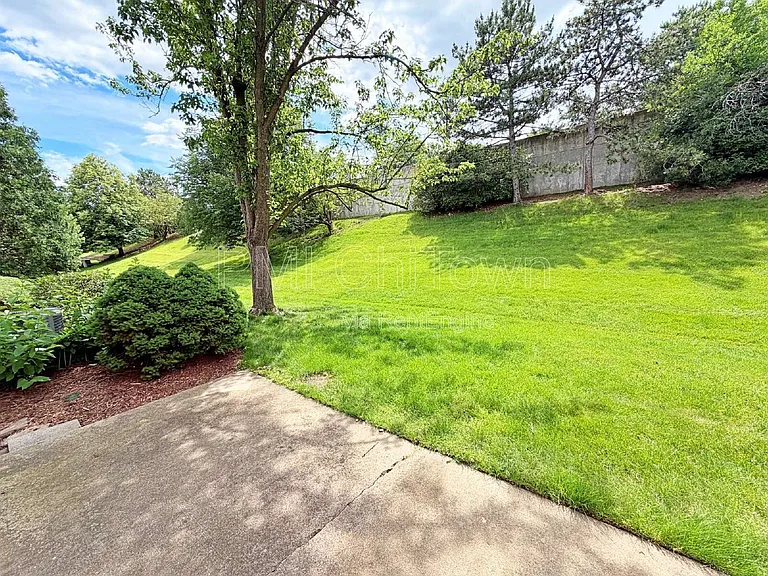 262 Greensboro Ct — Photo 23